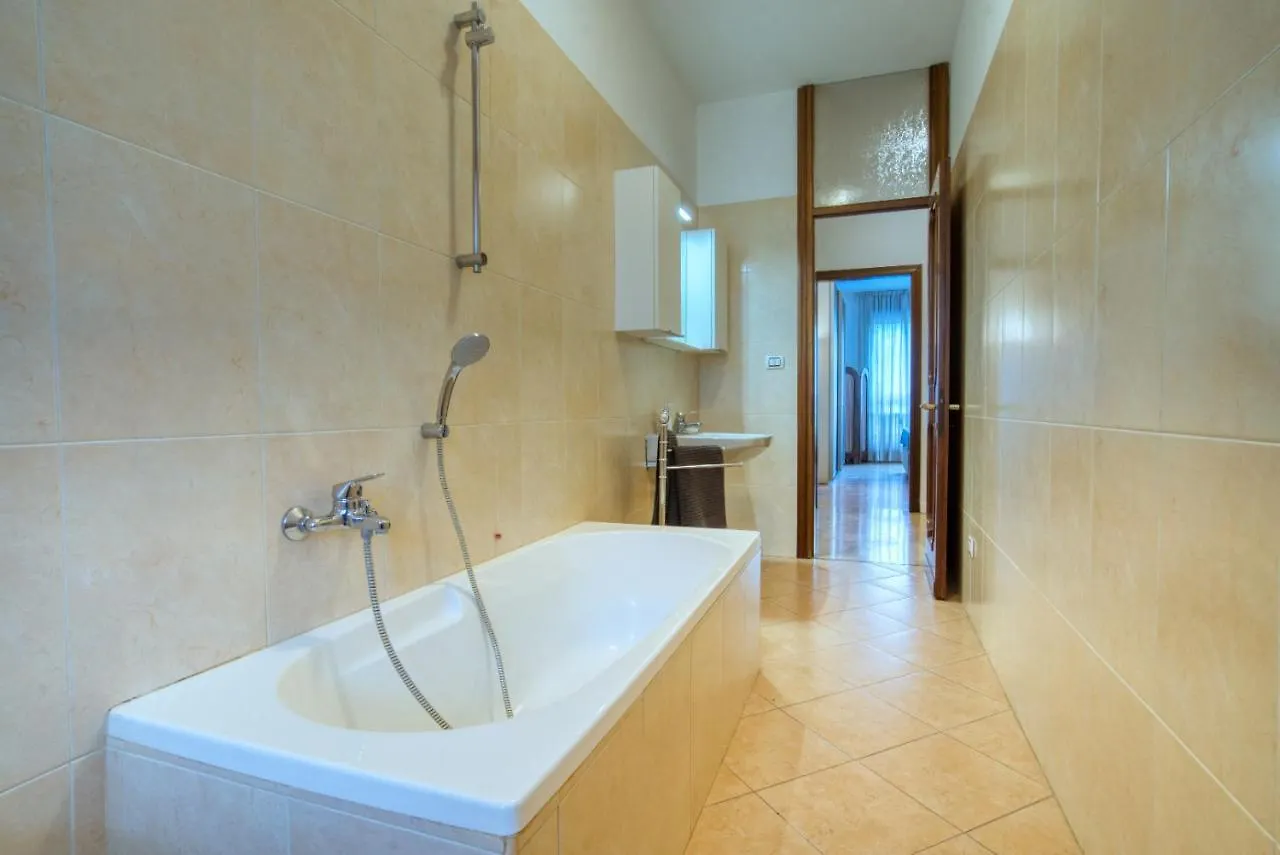 Caseospitali - Life&Thecity Luxury Trilo A Citylife Milan 0*,  Italy
